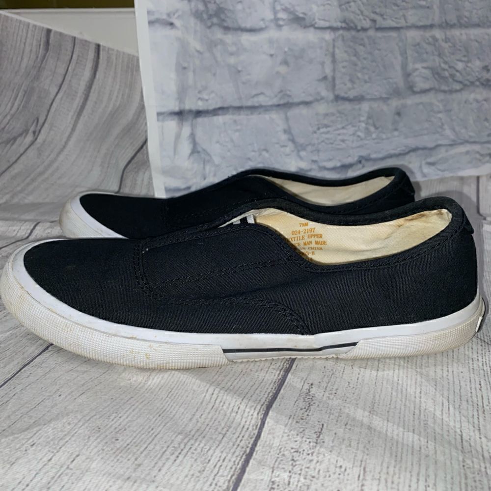 Liz Claiborne slip on canvas shoe black white soles sz 7.5